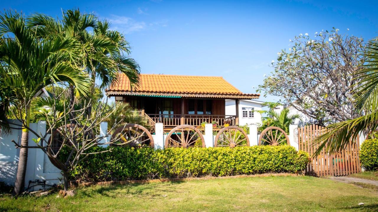 Seesea Thai Wooden House On Beachfront Prachuap Khiri Khan Bagian luar foto